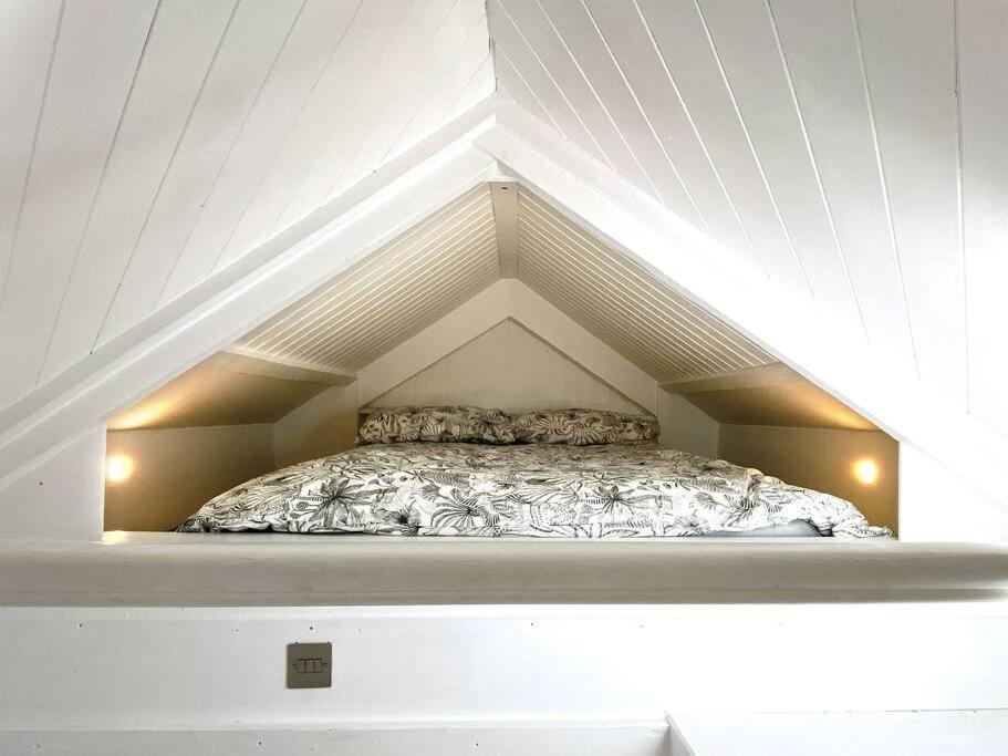 Large Sleeps 6 Location Free Parking Сasa de vacaciones Plymouth